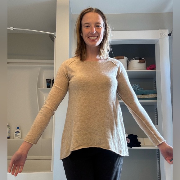 Subtle Luxury 100% Cashmere Sweater Tan Beige Raw Hem Flowy XS/S Small - Picture 16 of 16